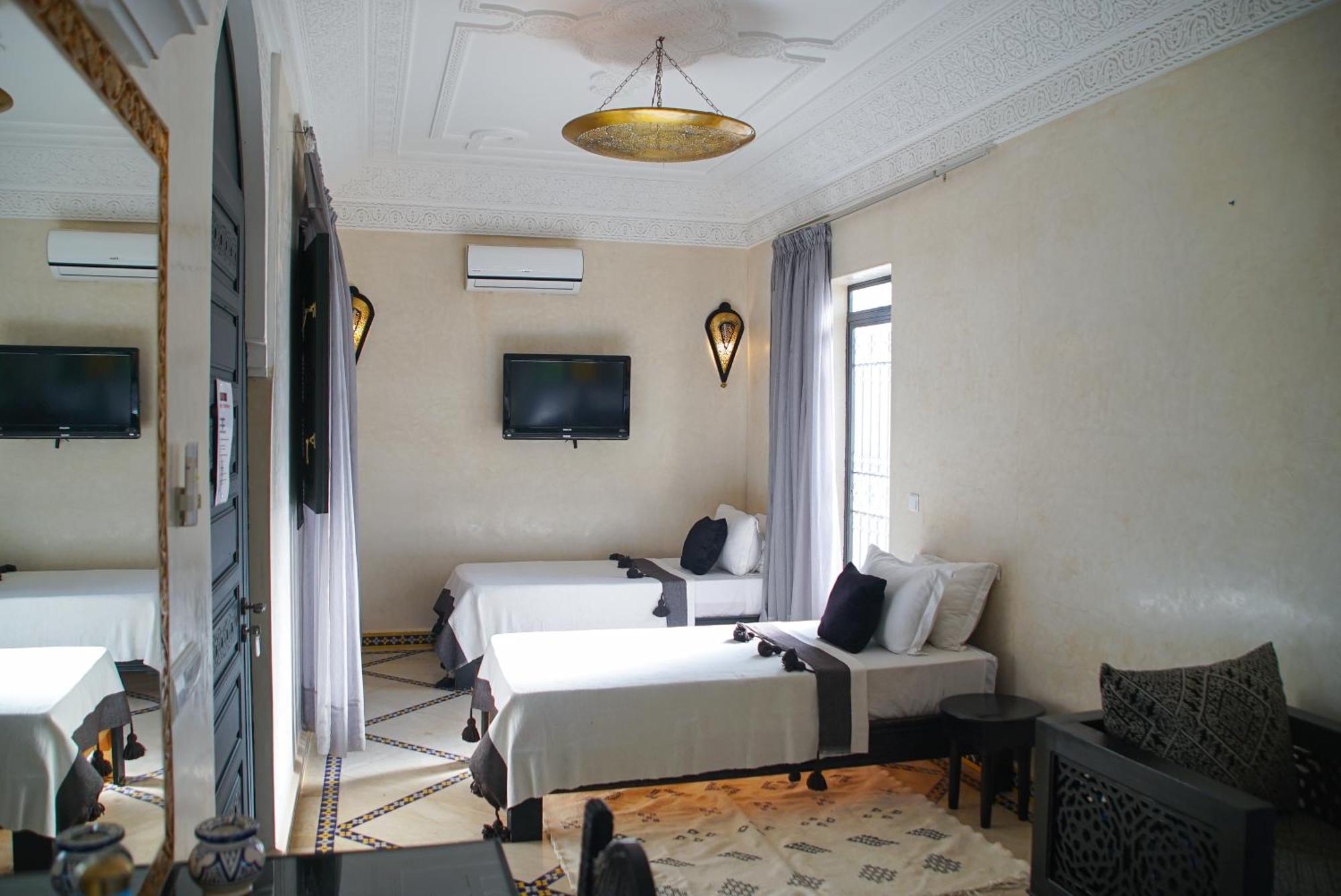 Villa Atika Maison D'Hotes & Spa Ouled Bouzid ภายนอก รูปภาพ